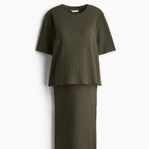 H&M Maternity Skirt and Top Set, Dark khaki, Size small